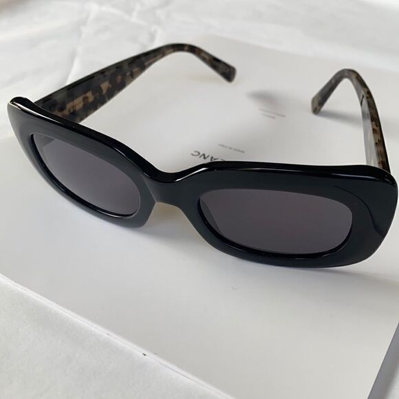 D’Blanc x Amuse Society Elsewhere Sunglasses - blk - Picture 1 of 6